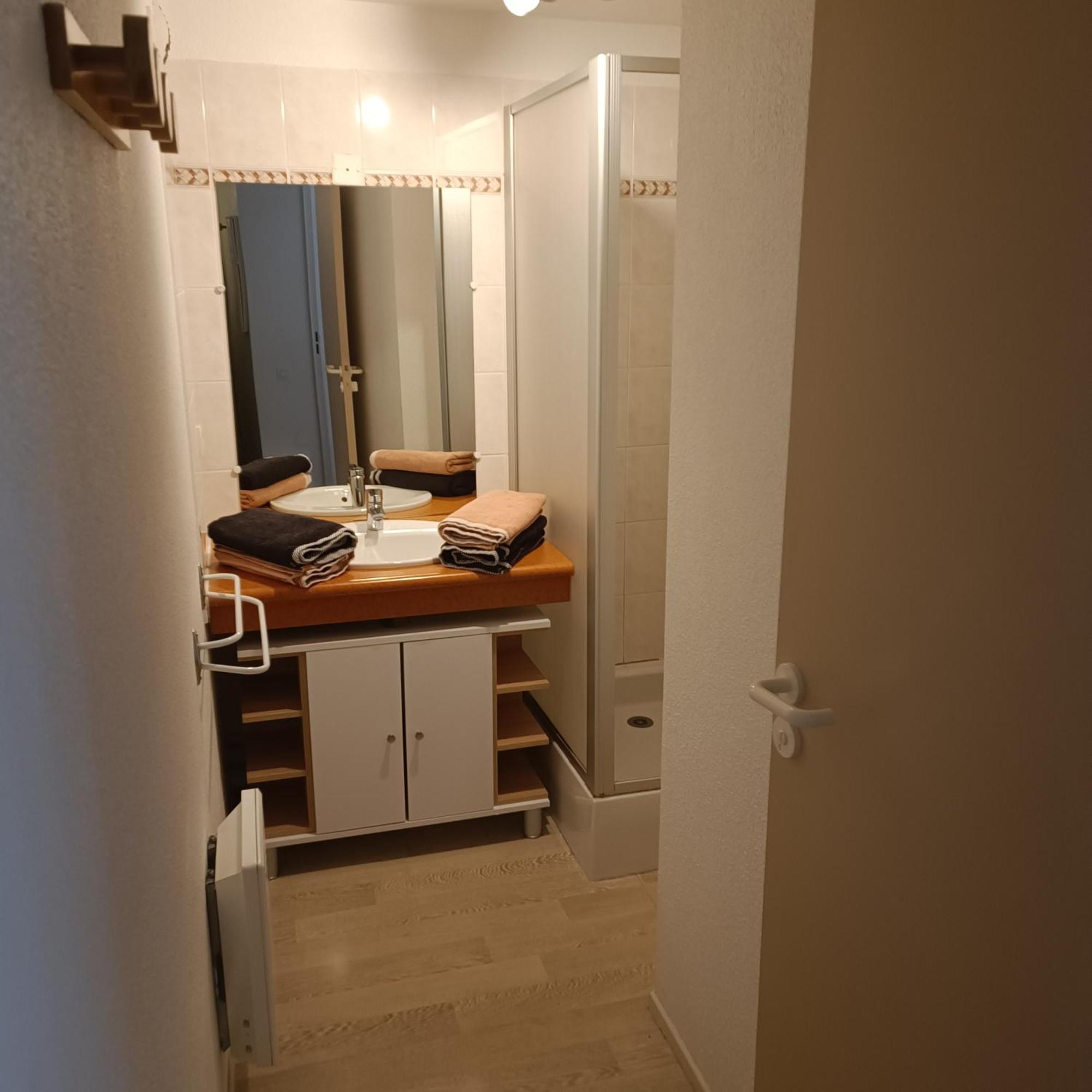 Joli T2 Avec Alcove Wifi 4 Pers Linge De Maison Inclus Каутерец Екстериор снимка